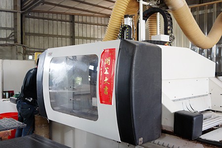 Foratura automatizzata CNC.